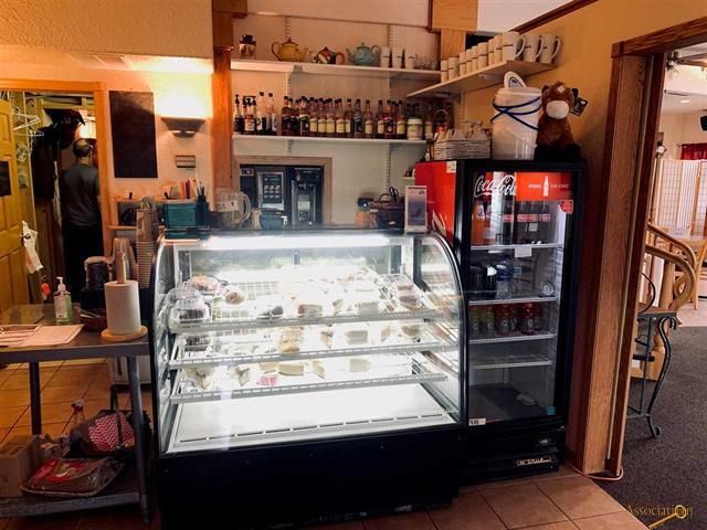 Wooley's Grill & Cellar: 1648 Highway 18 Byp, Hot Springs, SD 57747